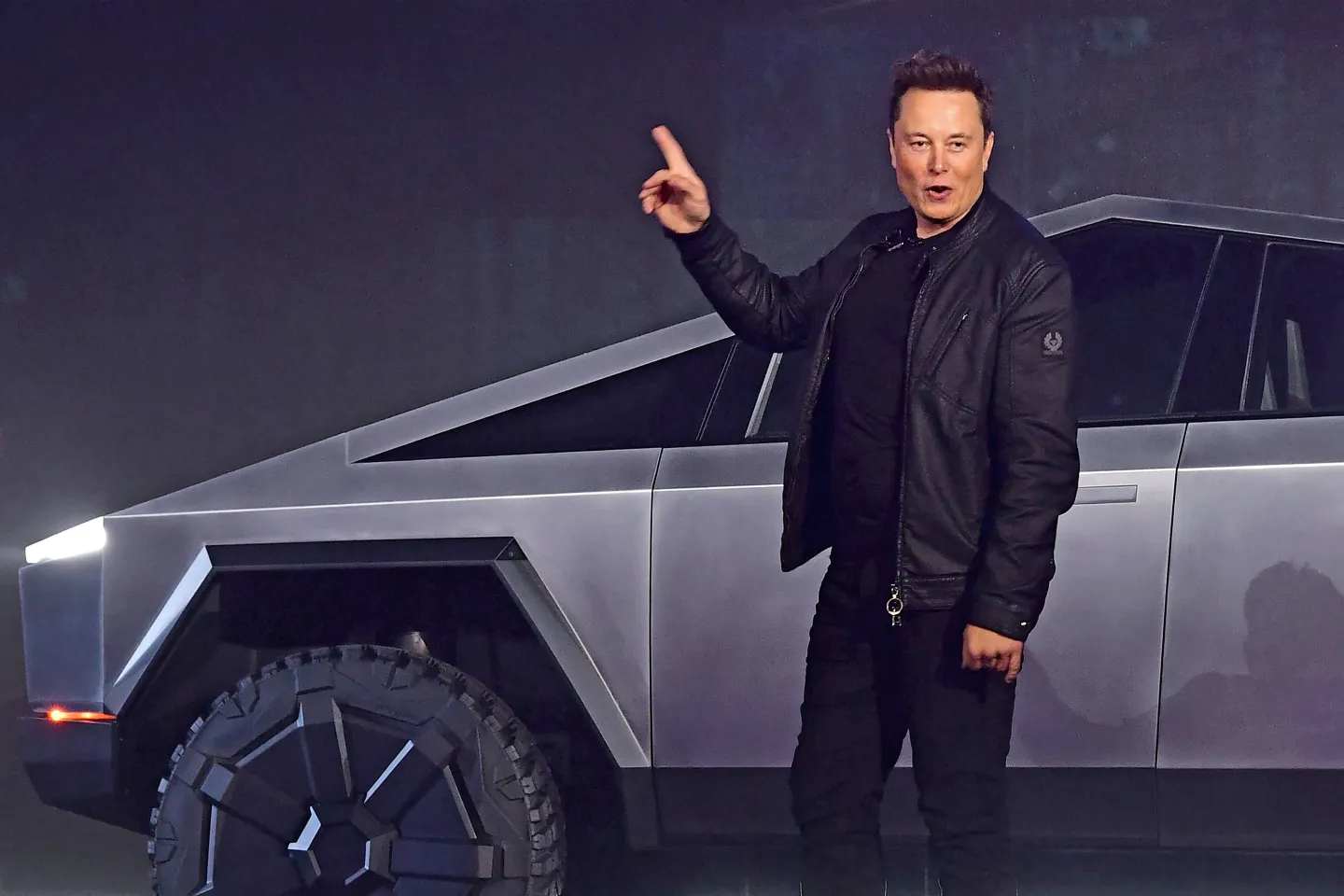 Elon Musk dan Tesla